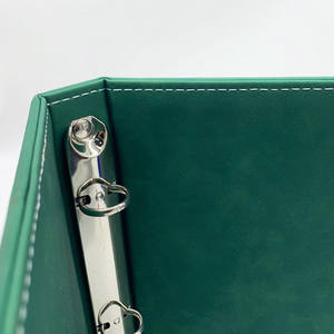 Carpeta de Menú Personalizada de Cuero con Anillas para Restaurante, Bar o Club - Product Image 3