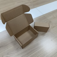 Boîtes de vêtements en gros, boîtes cadeaux, boîtes à chaussures pliables en carton ondulé, boîtes de rangement pliables pour vêtements