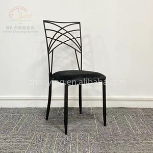 Precio bajo al por mayor apilable Hotel banquete fiesta eventos Tiffany oro Chavari sillas boda con asiento de espuma cubierta de PVC - Product Image 3