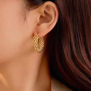 2025 fabricant Offre Spéciale Unique femmes cadeaux de noël plaqué or en acier inoxydable bijoux creux cercle grand cerceau boucles d'oreilles - Product Image 1