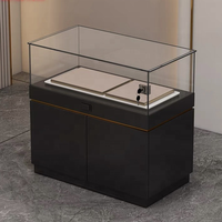 Armoire en verre moderne et durable personnalisée de haute qualité Éclairage LED Matériau en aluminium Comptoir de bijoux Exposition de magasins de détail