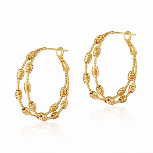 Joyería vintage chapado en oro de 18 quilates, 2 filas, aro de alambre texturizado, declaración, corte de diamante, cuentas texturizadas, pendiente de aro - Product Image 1