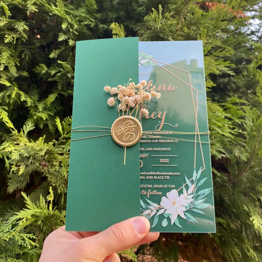 Tarjetas acrílicas de boda creativas de estilo africano con diseño floral