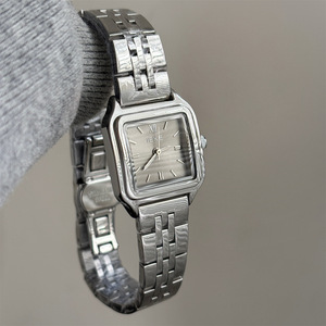 Montre-bracelet à quartz carrée vintage pour femme, bracelet doré, cadran à chiffres romains, minimaliste, élégante, pour le quotidien, les affaires, les robes, montre pour femme - Product Image 3