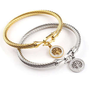 <span class=keywords><strong>Bracelet</strong></span> <span class=keywords><strong>arbre</strong></span> <span class=keywords><strong>de</strong></span> <span class=keywords><strong>vie</strong></span> <span class=keywords><strong>avec</strong></span> nom gravé disque bijoux personnalisés cadeau d'anniversaire <span class=keywords><strong>Bracelet</strong></span> <span class=keywords><strong>de</strong></span> famille en argent pour femme - Product Image 6