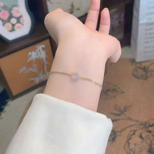 Bracelet minimaliste délicat en or jaune 18 carats réglable avec diamant <span class=keywords><strong>rose</strong></span> fantaisie ovale à quatre griffes cultivé en laboratoire pour femme - Vente en gros - Product Image 4