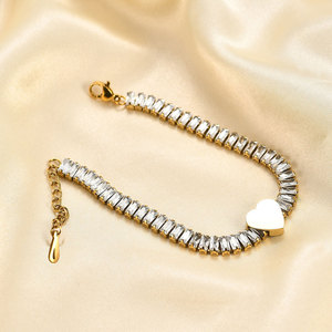 Pulsera con incrustaciones de circonita en forma de corazón, chapada en oro, aleación de zinc, engaste de canal, regalo de joyería para mujer - Product Image 4