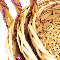 Panier de rangement de pique-nique tissé à la main, manche rond et haut avec décoration, panier portable de fleurs fraîches, tranche de bois, osier