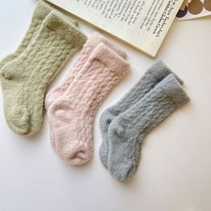 Recién llegado de invierno, a media pantorrilla <span class=keywords><strong>calcetines</strong></span> gruesos <span class=keywords><strong>para</strong></span> bebés y cálidos, <span class=keywords><strong>calcetines</strong></span> <span class=keywords><strong>para</strong></span> niños de Color sólido de punto con cable, <span class=keywords><strong>calcetines</strong></span> <span class=keywords><strong>para</strong></span> <span class=keywords><strong>dormir</strong></span> en casa - Product Image 3