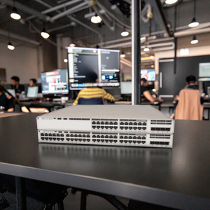 สำหรับ C9200L-48T-4X-E Catalyst 9200 Series สวิตช์ Gigabit Ethernet แบบจัดการ 48 พอร์ต ความเร็ว 80 Gbps รองรับการสแต็ก แบนด์วิดธ์ 176GB ความจุ <span class=keywords><strong>16K</strong></span> - Product Image 6