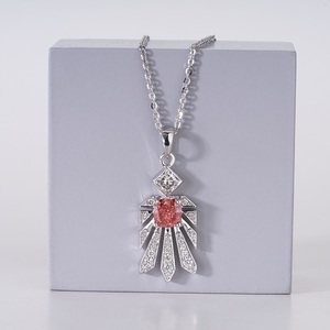 Collar de Diamantes Cultivados en Laboratorio de Oro de 14K con Colgante para Mujer, Joyería de Lujo con Diamantes Brillantes y Diseño Elegante y Atemporal - Product Image 1