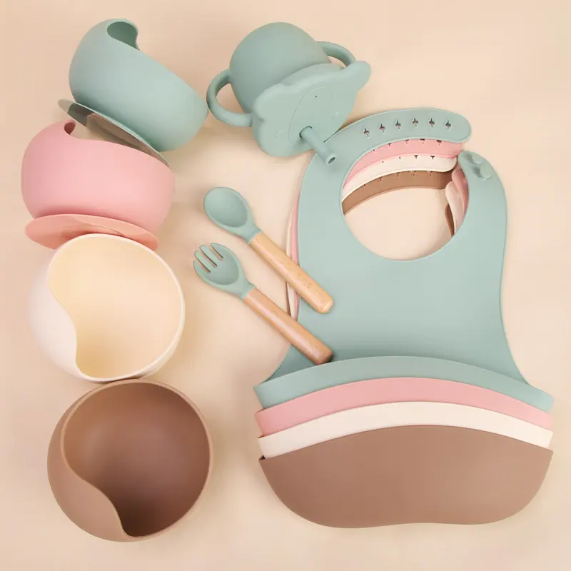 Personalização de fábrica Alta Qualidade Bambu Kid Colher Garfo Placas Bib Mat Sucção Bowl Silicone Baby Feeding Set