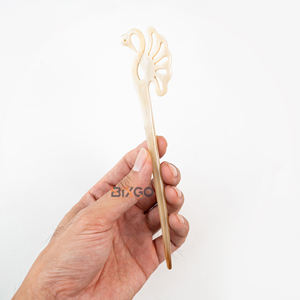 Pasador de Pelo de Cuerno Natural con Forma de Cisne, Tallado a Mano, Único, para Bufandas y Chales, Venta al por Mayor desde Vietnam - Product Image 6