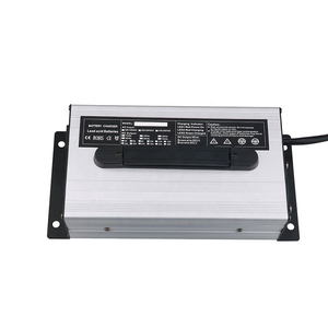 Cargador de Batería Inteligente de 29.2V 30A 8S con Carga Rápida, Múltiples Protecciones y Ventilador de Refrigeración para RV, Almacenamiento Solar y Uso Marino - Product Image 5