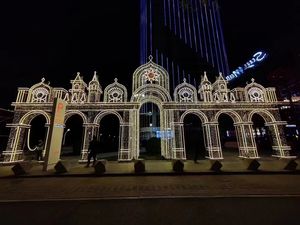 Luces LED de Navidad para Exteriores con Forma de Castillo, Tira de Luces Luminosas IP65 220v, Decoración para Ambiente Festivo de Halloween - Product Image 1