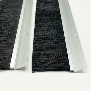 Brosse de nettoyage de fond de porte de qualité 250995 Brosse en nylon noir avec support en aluminium - Product Image 4