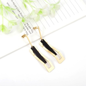 2022 New Design Popular Black and White Shells Elegant 18K Gold Plated Plating Drop Earrings Wedding/date/show Wear Earring - Product Image 2