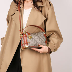 Sac à main pour femmes, sac messager tendance, imprimé en blocs de couleurs, en PU souple et polyester, sac carré avec motifs géométriques - Product Image 3