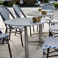 Tables et chaises d'extérieur modernes personnalisées pour jardin/bar/café, résistantes à l'eau, en rotin pour terrasse