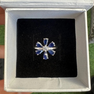 Bague Fleur Saphir Bleu Or 10K Saphir Naturel Taille Poire et Diamant Cadeau Pierre de Naissance de Septembre pour Elle Bijoux - Product Image 5