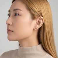 Anting-anting tusuk kupu-kupu Maina dengan hiasan bunga dan zircon, ulir dalam, untuk tulang rawan telinga, tragus, helix, dan labret.