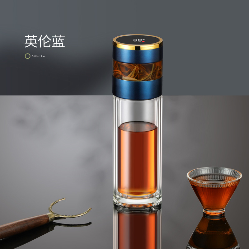 Séparation de l'eau du thé bleu
