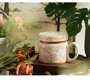 Tazza in Ceramica Retrò ed Elegante con Coperchio, Motivo Cartoon, Stile Lussuoso, Tazza per il Ritorno a Scuola, Adatta a Microonde e Lavastoviglie - Product Image 4