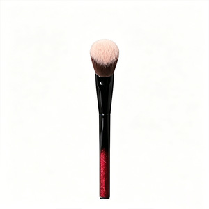 Brocha de maquillaje Cangzhou de fibra sintética con mango de madera para aplicación de crema y polvo. - Product Image 1
