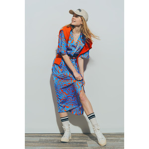 Robe midi en satin à col en V bleue - Product Image 1