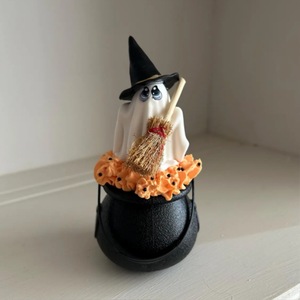 Nuevo <span class=keywords><strong>caldero</strong></span> <span class=keywords><strong>de</strong></span> <span class=keywords><strong>bruja</strong></span> fantasma <span class=keywords><strong>de</strong></span> Halloween ecológico transfronterizo, adorno artesanal <span class=keywords><strong>de</strong></span> resina, nuevo producto, <span class=keywords><strong>Caldero</strong></span> <span class=keywords><strong>de</strong></span> <span class=keywords><strong>bruja</strong></span> - Product Image 2