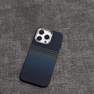 Nouvelle coque de téléphone en Fiber de carbone Luxo couverture de téléphone PC magnétique avec support de cadre de caméra en métal chargeur sans fil pour IPhones 16 <span class=keywords><strong>Pro</strong></span> <span class=keywords><strong>Max</strong></span> - Product Image 4