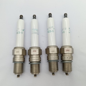 4 pièces de rechange neuves pour moteur de construction GI3-5, GI3-1, GI3-3, bougie d'allumage GI3-5/067800-8440, GI3-5, GI3-1, GI3-3 - Product Image 1