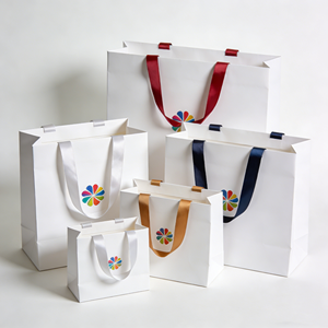 Bolsas de Papel de Regalo de Lujo con Impresión Personalizada, Bolsas de Papel al por Mayor con su Propio Logotipo para Ropa y Pequeños Negocios - Product Image 1