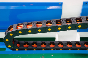 เครื่องแกะสลักไม้ CNC แบบหัวเดียว 4 แกน รุ่น 1325 สำหรับอะคริลิก ขนาด 4x8 ฟุต พร้อมระบบ DSP PLC มอเตอร์ 3 มิติ - Product Image 6