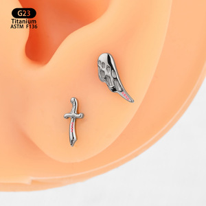Boucles d'oreilles clous en titane F136, forme épée, géométriques, unisexes, bijoux de piercing pour l'oreille et le corps - Product Image 4