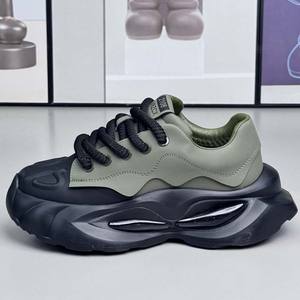 Chaussures pour hommes Printemps Automne Hiver Nouvelle Mode Polyvalentes Tendance Décontractées Respirantes Antidérapantes Résistantes à l'usure Style Jeunesse Niche Semelles Épaisses - Product Image 6