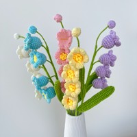 Décoration de muguet au crochet fini à la main, ornement festif créatif, fleur artificielle tricotée en fil