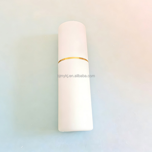 Spray detergente ecologico per lenti da 2 floz in flacone di plastica per occhiali da vista e da sole - Product Image 2