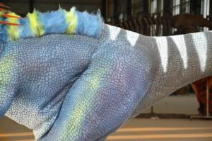 Costume de dinosaure réaliste en peau de Dilophosaurus de 4,5 mètres, portable, pour utilisation en intérieur/extérieur, idéal pour les centres commerciaux, les parcs d'attractions et les spectacles. - Product Image 6