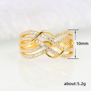 Anello da Donna con Design a Onde Multistrato e Stile Cavo - Product Image 3