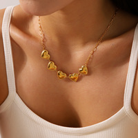 Collier unisexe en acier inoxydable, bijoux tendance, chaîne à maillons plaquée or 18 carats avec breloques en forme de cœur chromé
