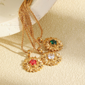 B080 Vente en gros Collier pendentif en acier inoxydable plaqué or 18 carats, motif tournesol, avec pierres de cristal colorées et brillantes, pour femme - Product Image 4