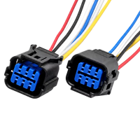 Harnais d'adaptation personnalisé avec un connecteur EMT à 6 broches de type pince pour LED automobile et un kit de connexion fil-fiche femelle.