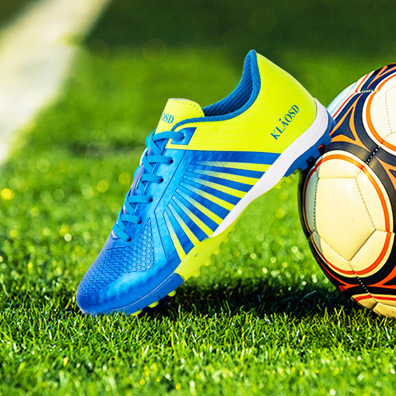 Short Spikes Football Shoes Breathable Ultra-Light Non-Slip Soccer Shoes For Man And Kids