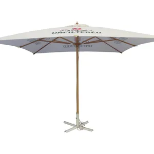 Payung Parasol kayu 3.5x3.5m berkelanjutan untuk teras luar ruangan cetakan khusus untuk Hotel restoran kafe
