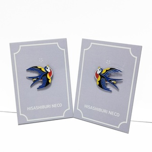 เข็มกลัดรูปผีเสื้อน่ารักสไตล์การ์ตูนสำหรับเด็กนักเรียน ป้ายชื่อแม่เหล็กติดเสื้อ ป้ายชื่อโรงเรียน เข็มกลัดเคลือบสีสันสดใส - Product Image 5