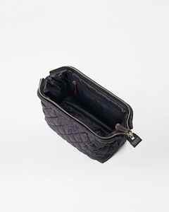 Sac de rangement léger et spacieux au design tendance OEM, imperméable, noir, à suspendre, pour cosmétiques et articles de toilette de <span class=keywords><strong>voyage</strong></span>, pour les essentiels de beauté - Product Image 3