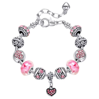 Nouveauté Bracelet en perles de verre rose pour femmes avec pendentif en cristal en forme de cœur Plaqué argent Bracelet de charme tendance