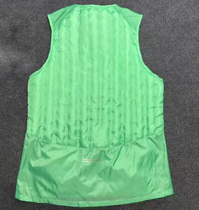 Gilet Sportivo Invernale da Uomo, Giacca Senza Maniche Leggera Imbottita, Traspirante ad Asciugatura Rapida, Scollo a V con Cerniera per Escursionismo e Corsa - Product Image 4