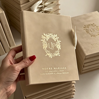 Caja de Invitación de Boda Estilo Libro Beige Personalizada, Invitación Acrílica con Lámina Dorada, Cajas de Invitaciones de Boda Europeas de Lujo